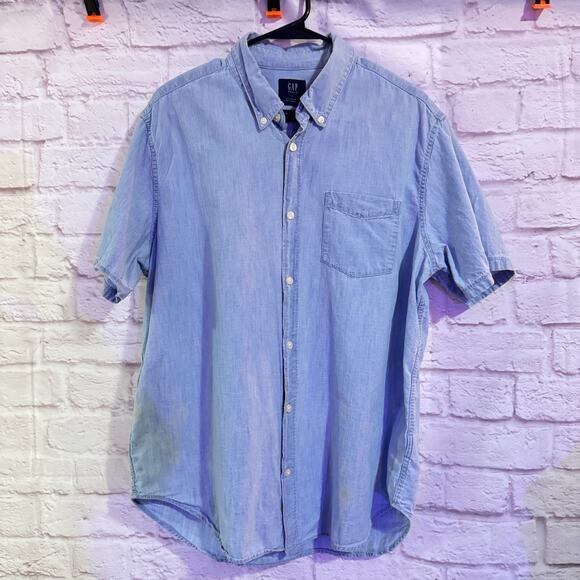 Gap Other - GAP Short sleeve lightweight Denim Button up shirt sz L